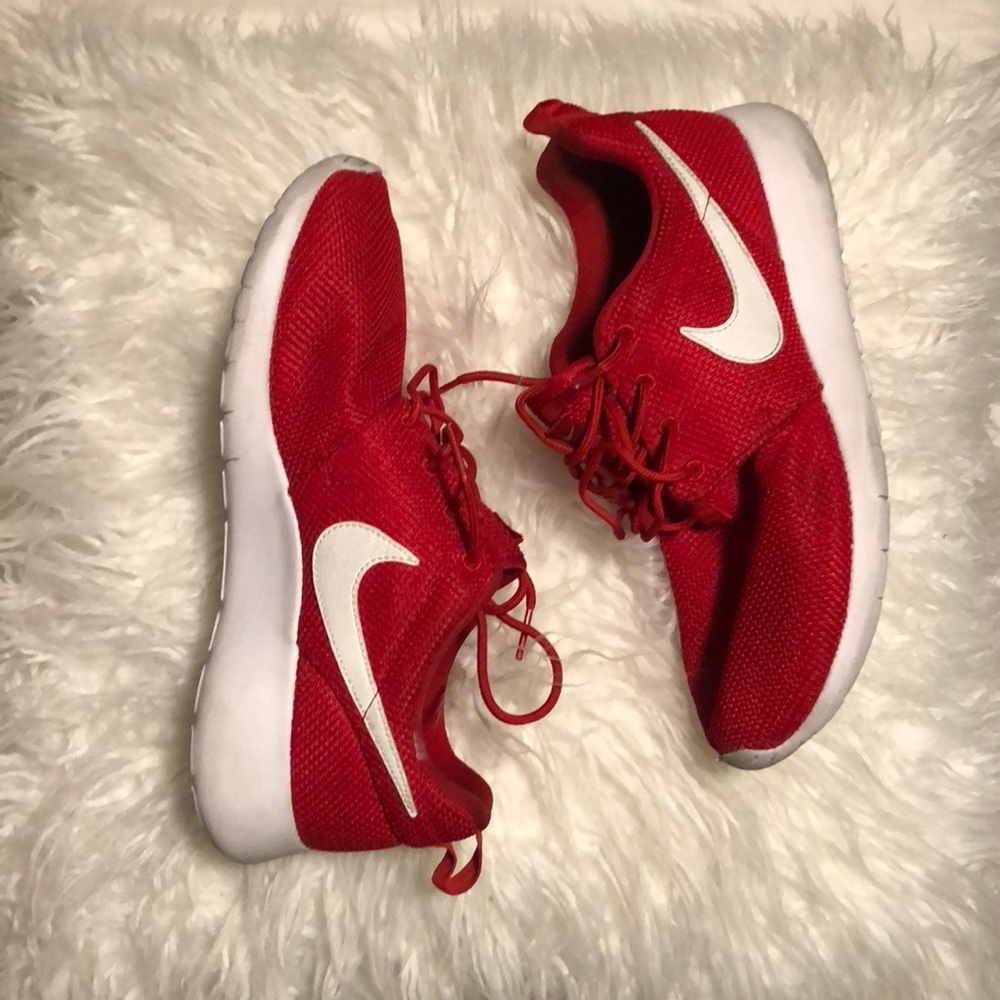 Red and White roshes